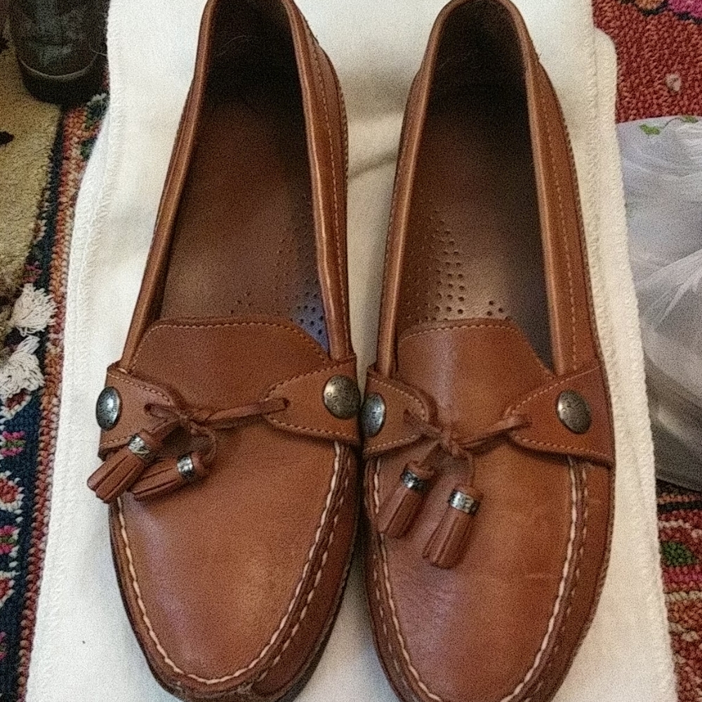 Leather shoes